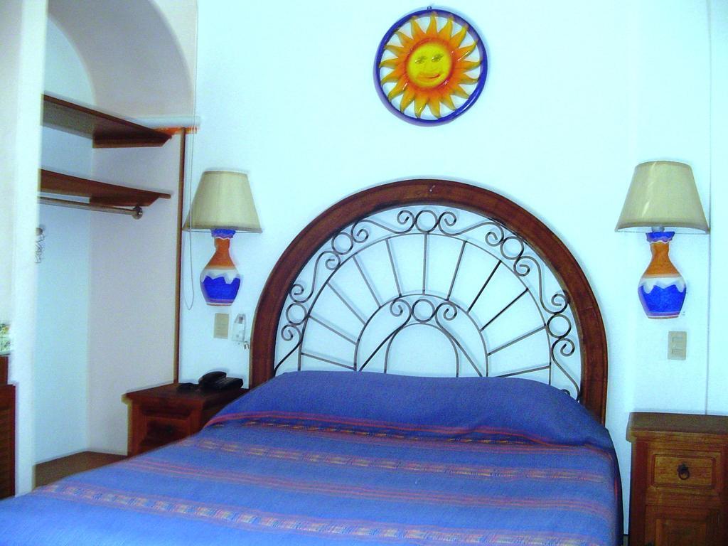 Hotel & Suites Coral Puerto Vallarta Værelse billede